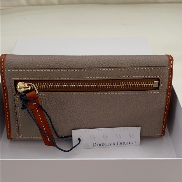 NWT - Dooney & Bourke Taupe Pebble Grain Leather Continental Clutch/Wallet - Picture 2 of 4